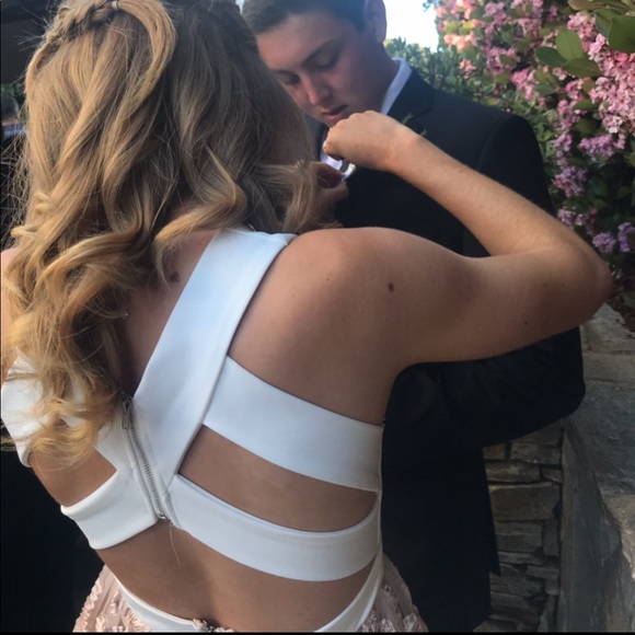 A’Gaci Flower Skirt White Boddess Formal Dress - Picture 5 of 6